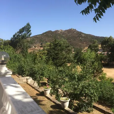 D'hotes Des Romarins Bed and breakfast